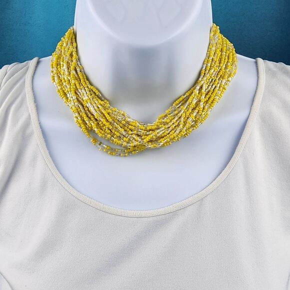 🔸️NWT Yellow Beaded Multi Strand Statement Necklace - Picture 3 of 10